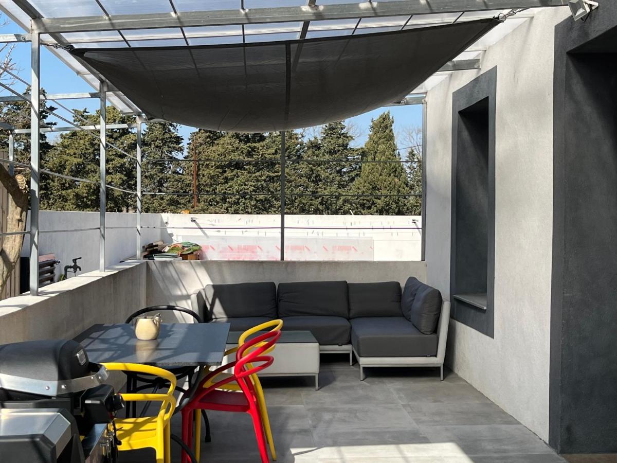 Aux 3 Domaines T2 Avec Terrasse Apartment Hyeres Exterior photo