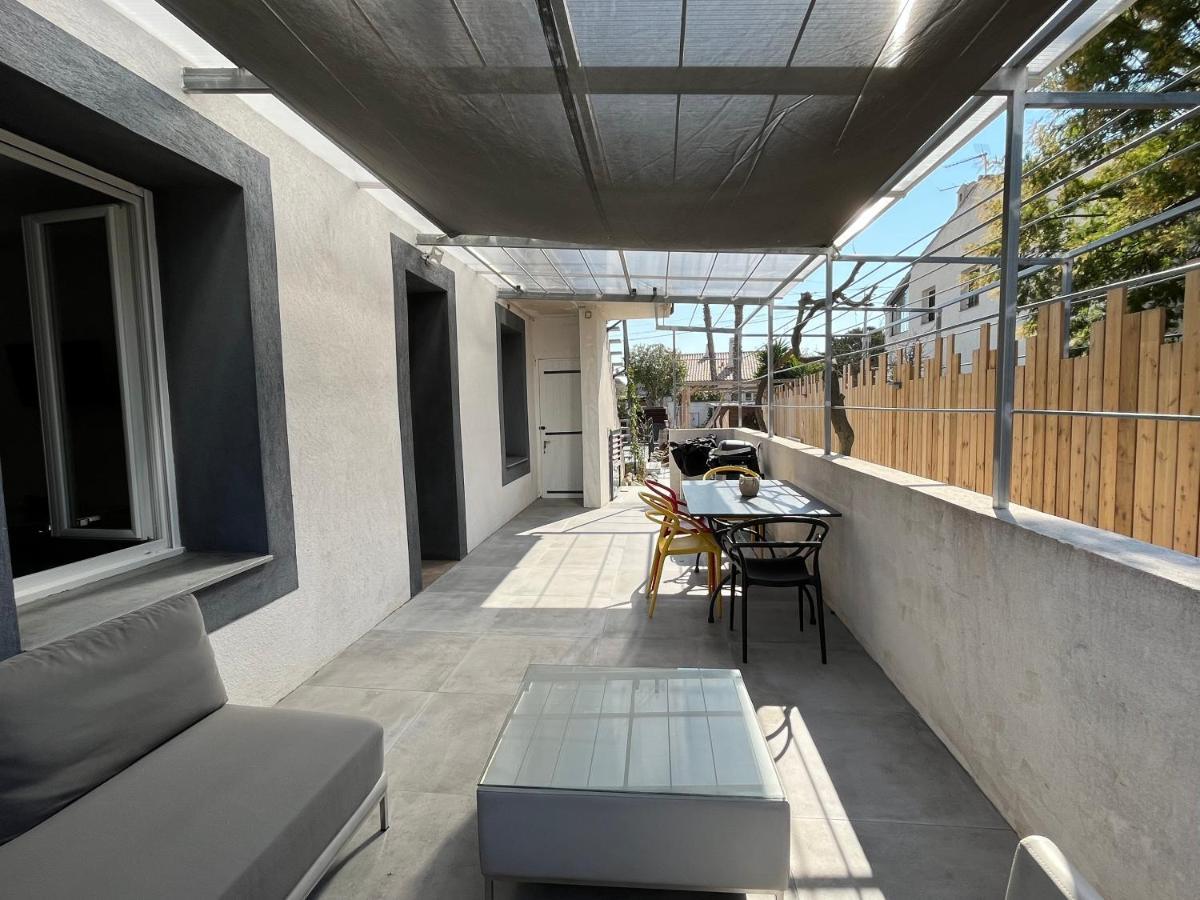 Aux 3 Domaines T2 Avec Terrasse Apartment Hyeres Exterior photo
